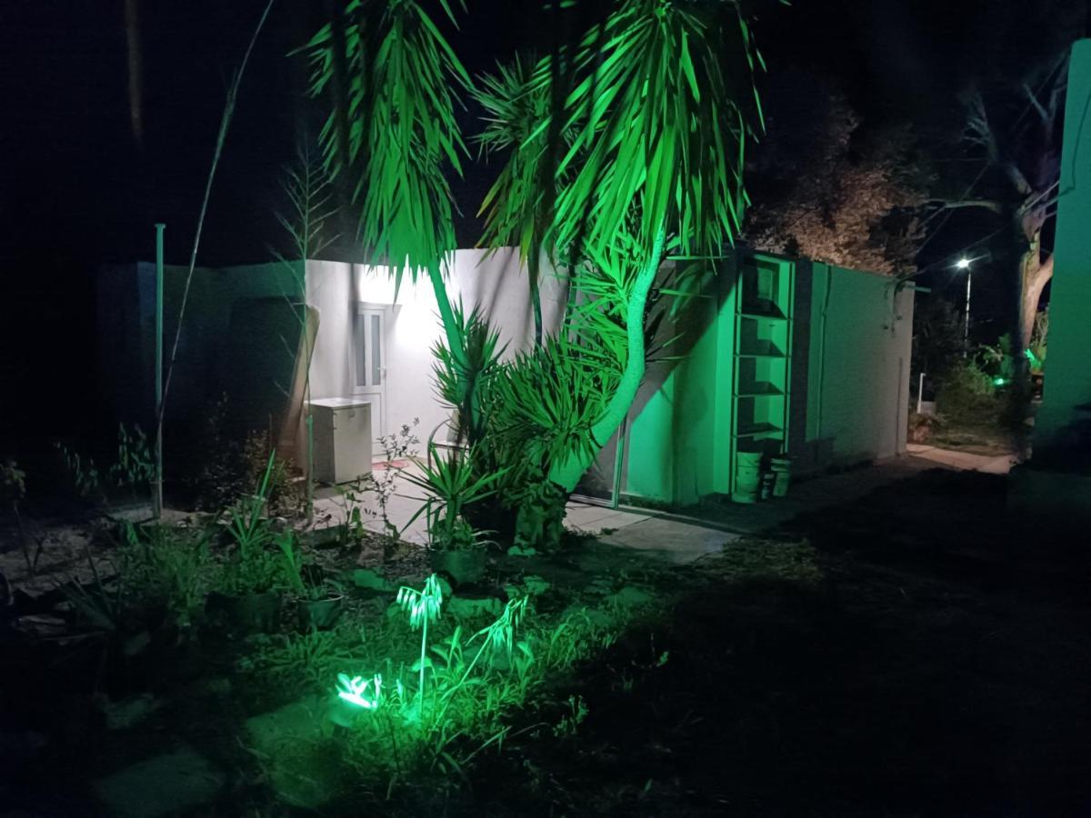 קרמסטי Azalea Garden Apartment With Mountain View מראה חיצוני תמונה